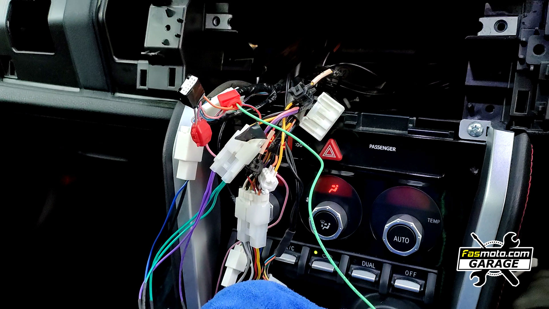 Toyota GT86 JVC KWM560BT installed Factory amplifier and reverse