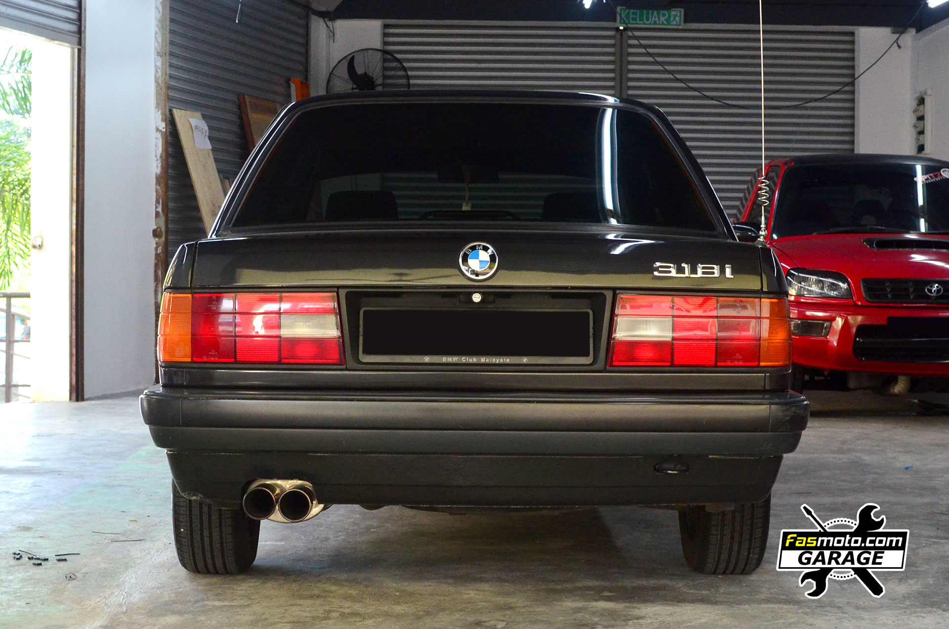 BMW E30 318i