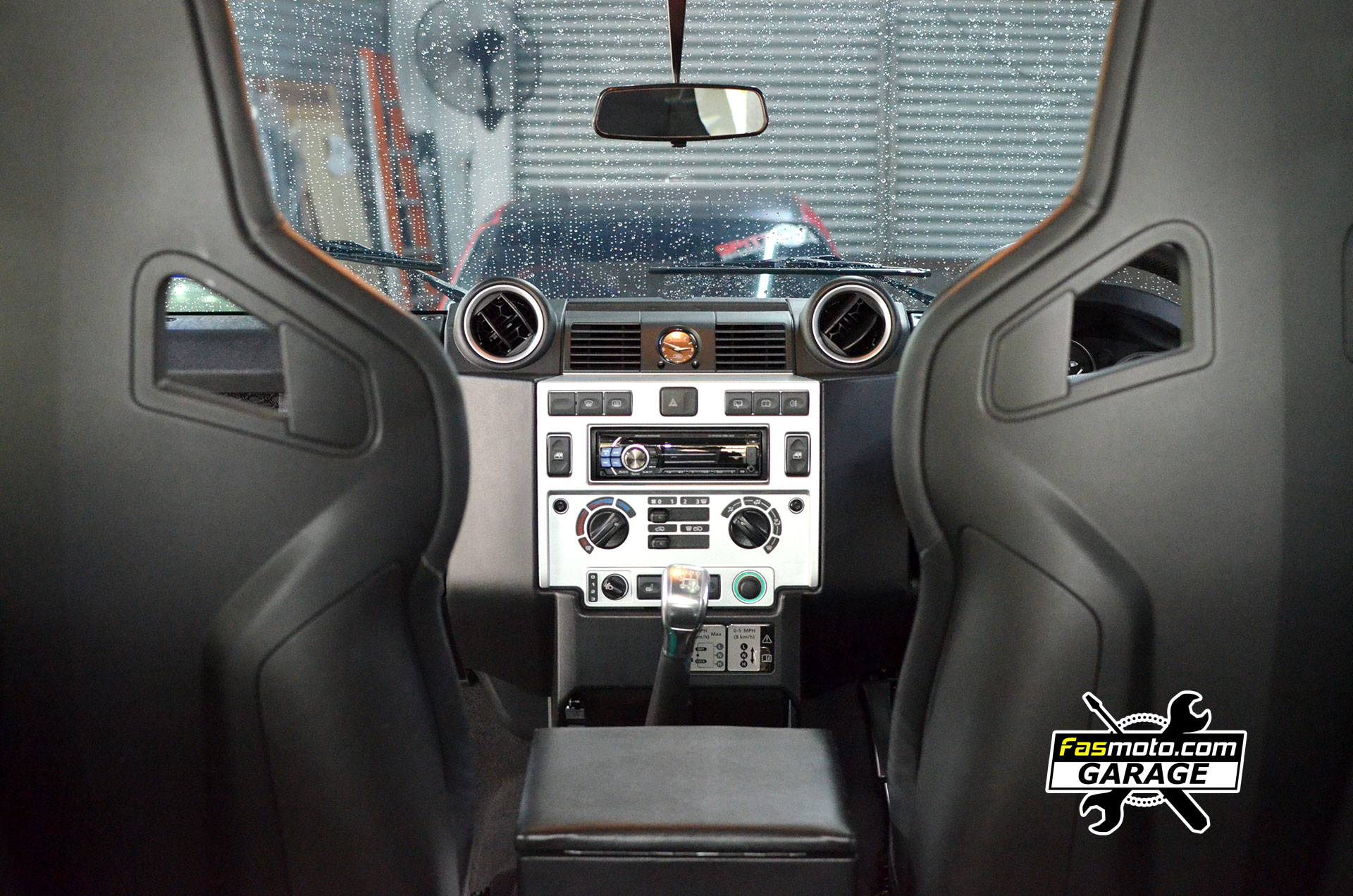 Land Rover Defender SVX Kenwood KMM BT305 Install