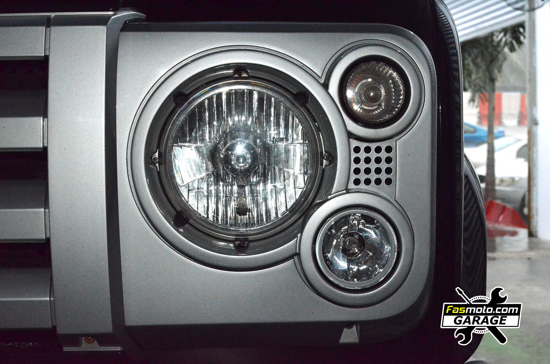 Land Rover Defender SVX Kenwood KMM BT305 Install