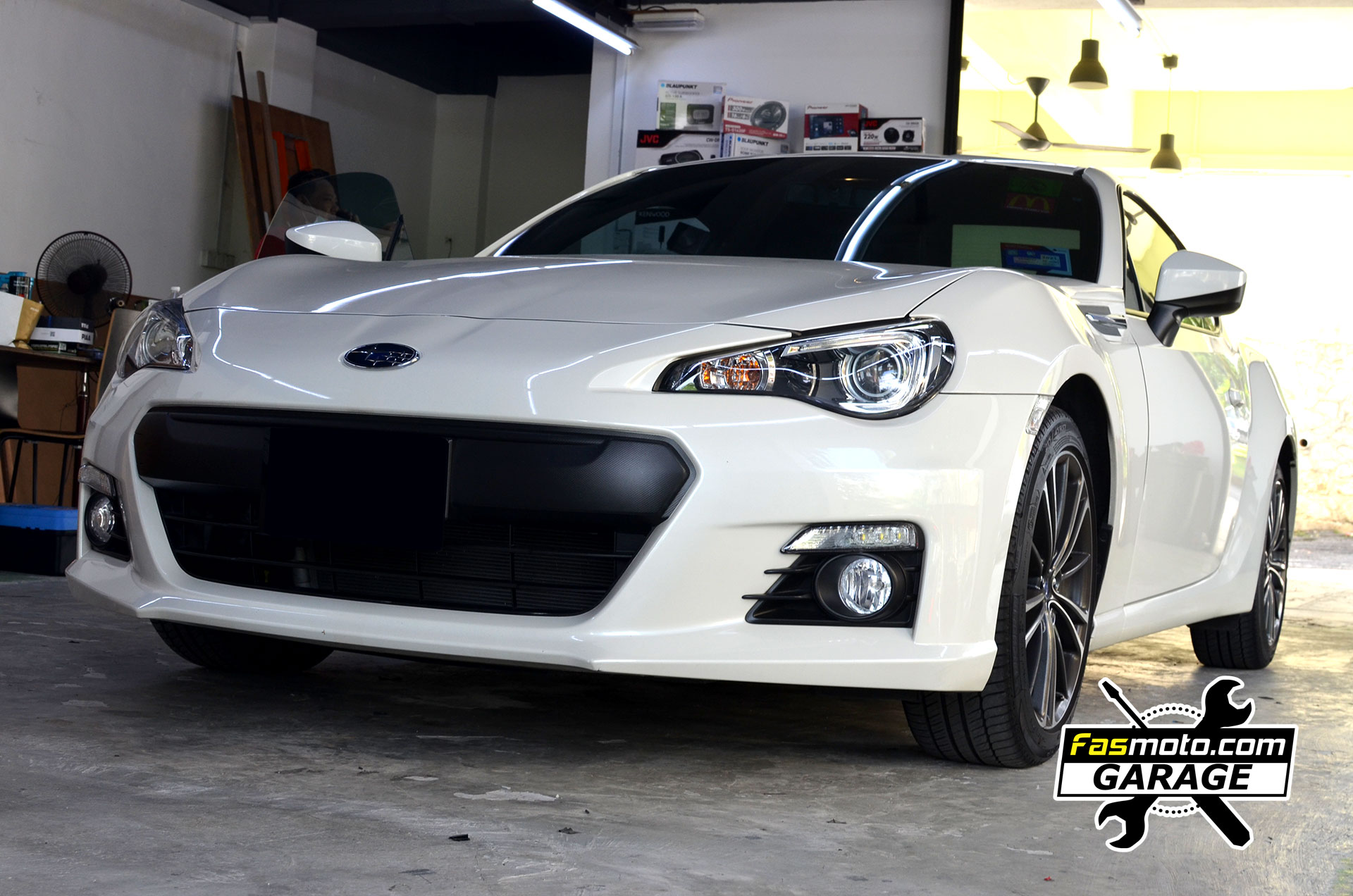 Subaru BRZ Kenwood DDX919WS Head Unit, DRV N520 Dash Cam and CMOS 320 Parking Camera