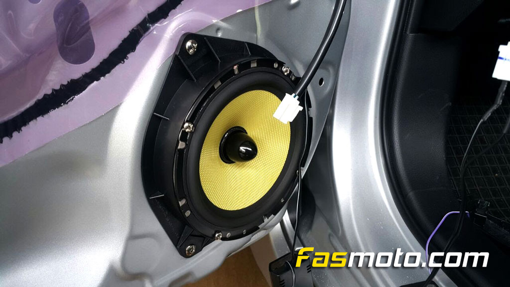 toyota-altis-pioneer-speakers-1