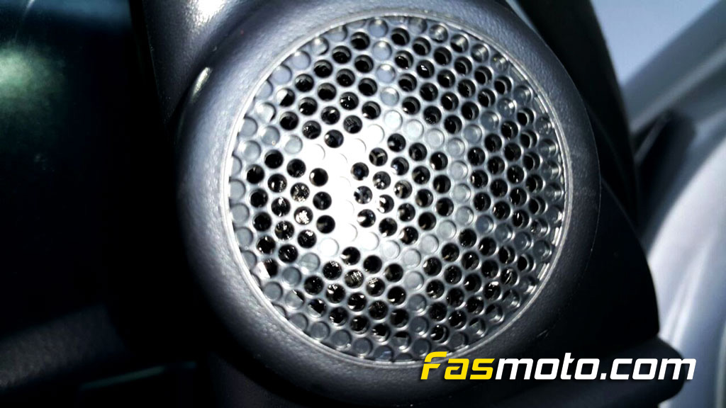 toyota-altis-pioneer-speakers-4