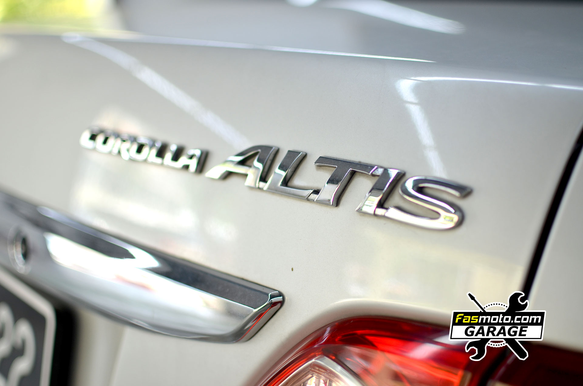 Toyota Corolla Altis 10th Generation Sony XAV-AX5000 Blaupunkt RC 3 Install