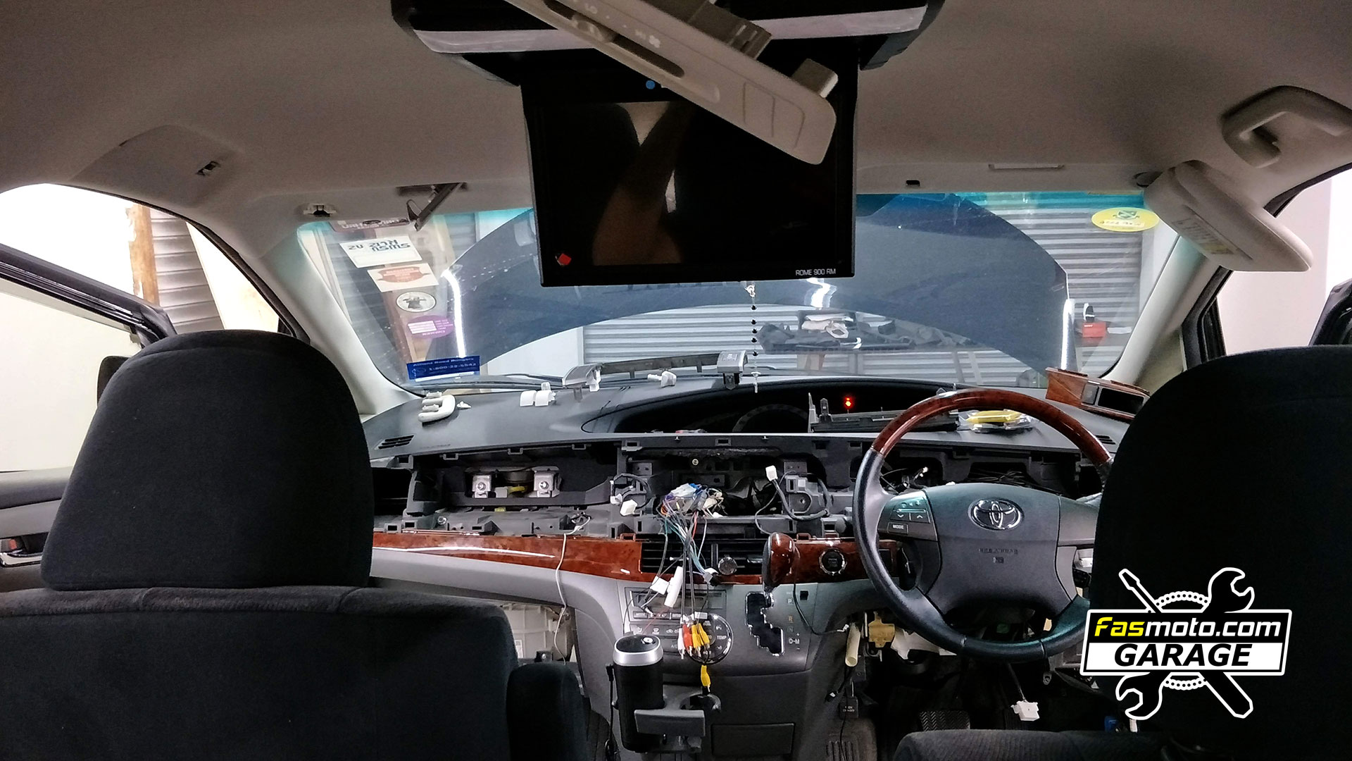 Toyota Estima ACR50 - All connection ready