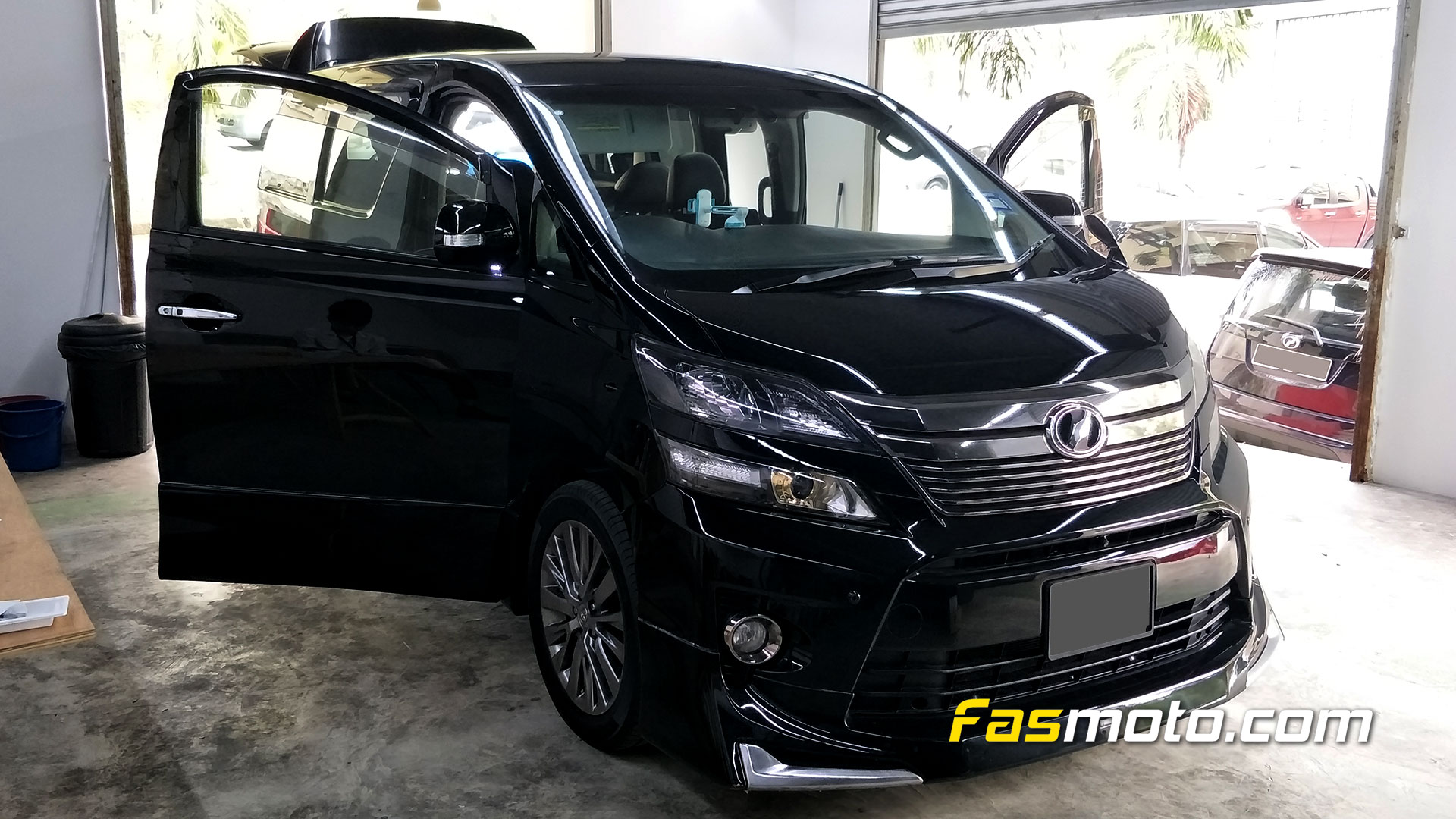 Toyota Vellfire 